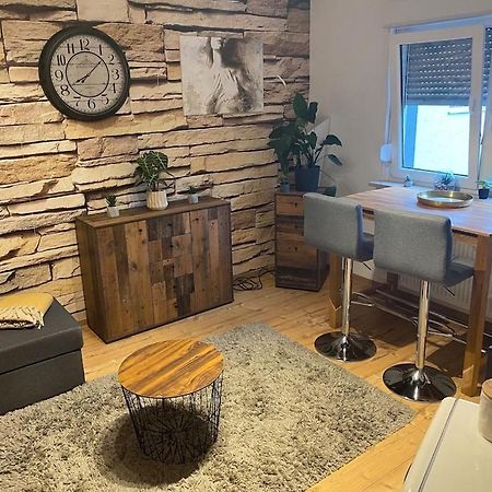 Kleines Apartment Mit Begehbarer Dusche Im Schlafzimmer Eberbach  Exterior photo